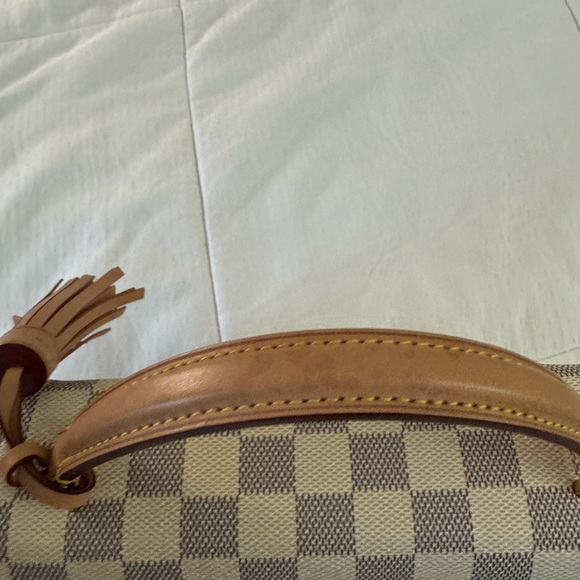 Louis Vuitton Croisette in Damier Azur - Picture 9 of 11